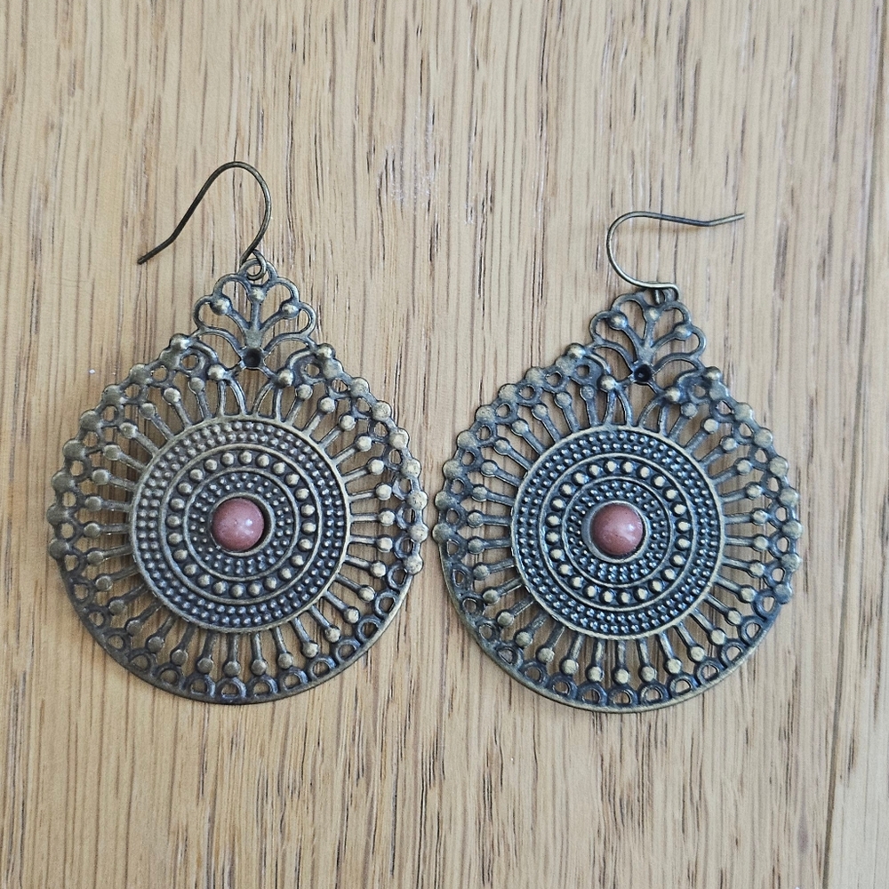 Gyaru Garula Boho Antique Gold and Peach Medallion Filigree Earrings